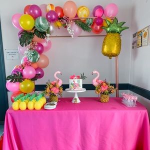 Flamingo birthday party supplies